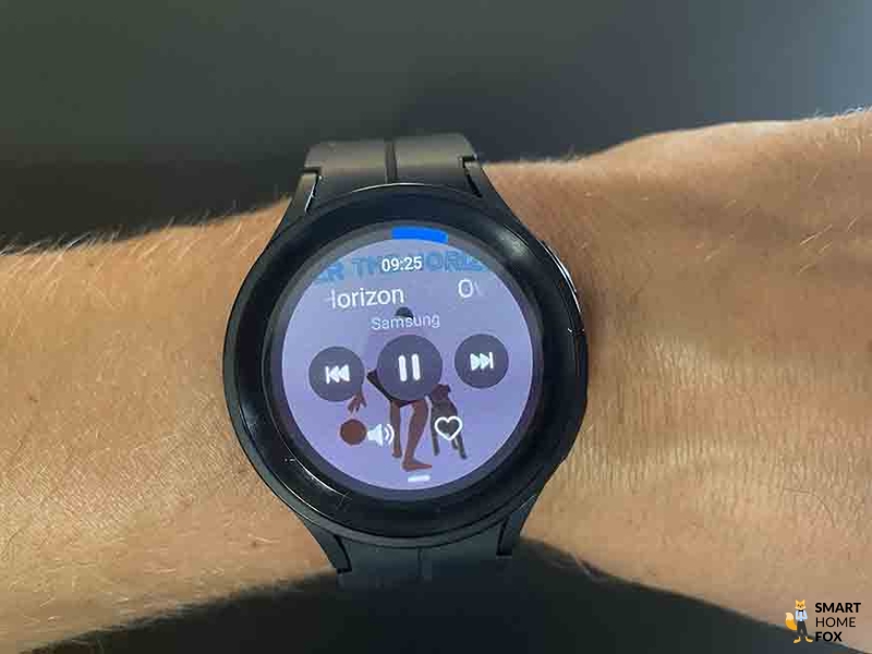 Функция воспроизведения музыки на Samsung Galaxy Watch 5.